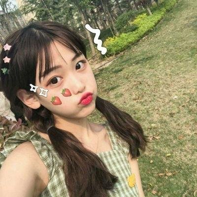 《来自普莱恩维尔的女孩》封面
